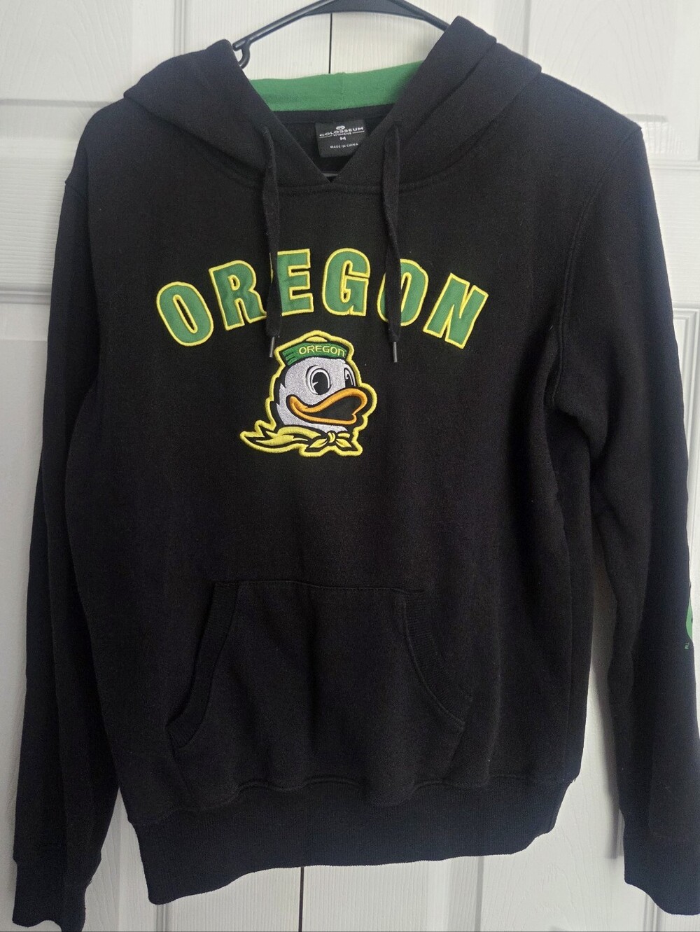 Colosseum Black Hoodie with Green and Yellow Oregon Duck Logo Womens Size Medium